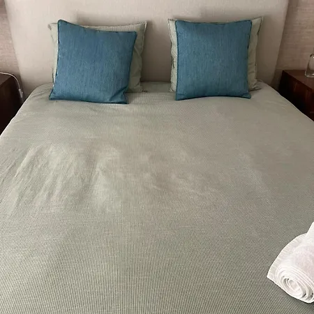 Apartment Modern 4-bedroom In Bairro Alto, *