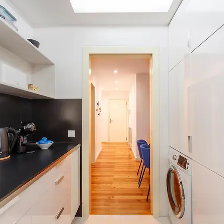 Modern 4-bedroom In Bairro Alto, Lisbon